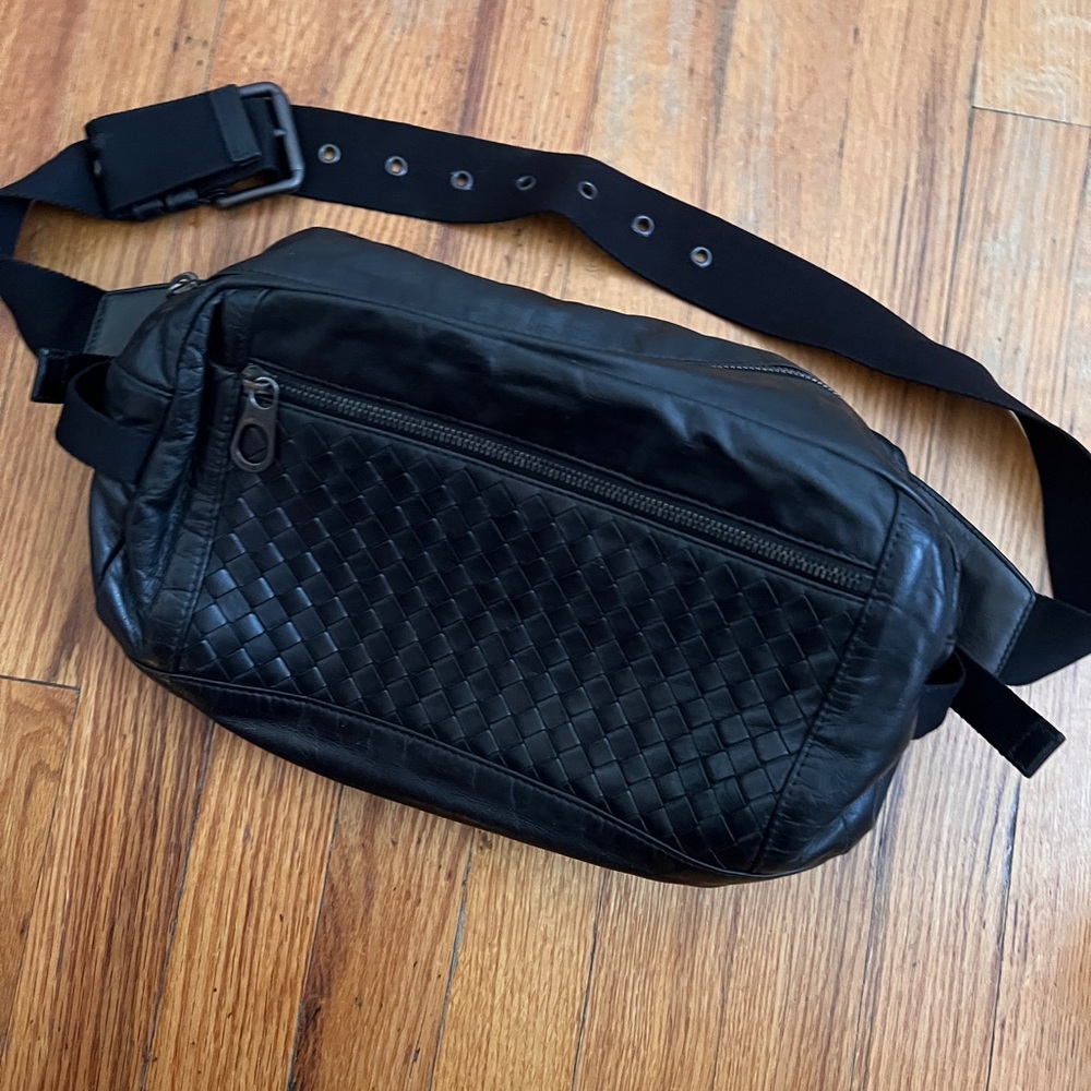 Authentic Bottega Venetta Beltbag